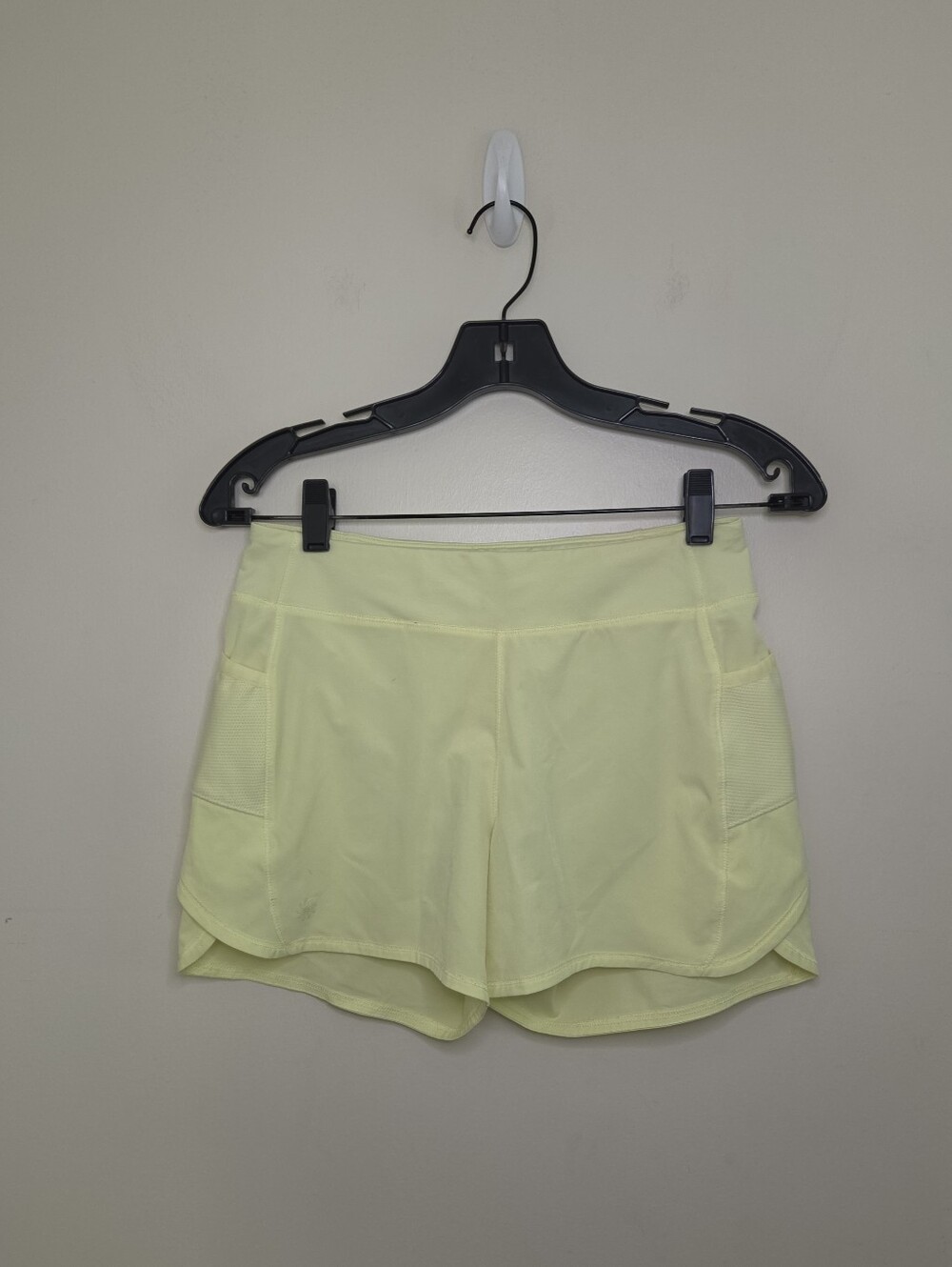 Athleta Girl Light Yellow Athletic Shorts Sz XL /14